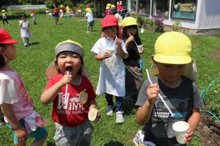 幼稚園 7月の写真を掲載しました。