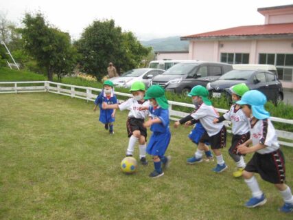 はじめてのサッカー遊び